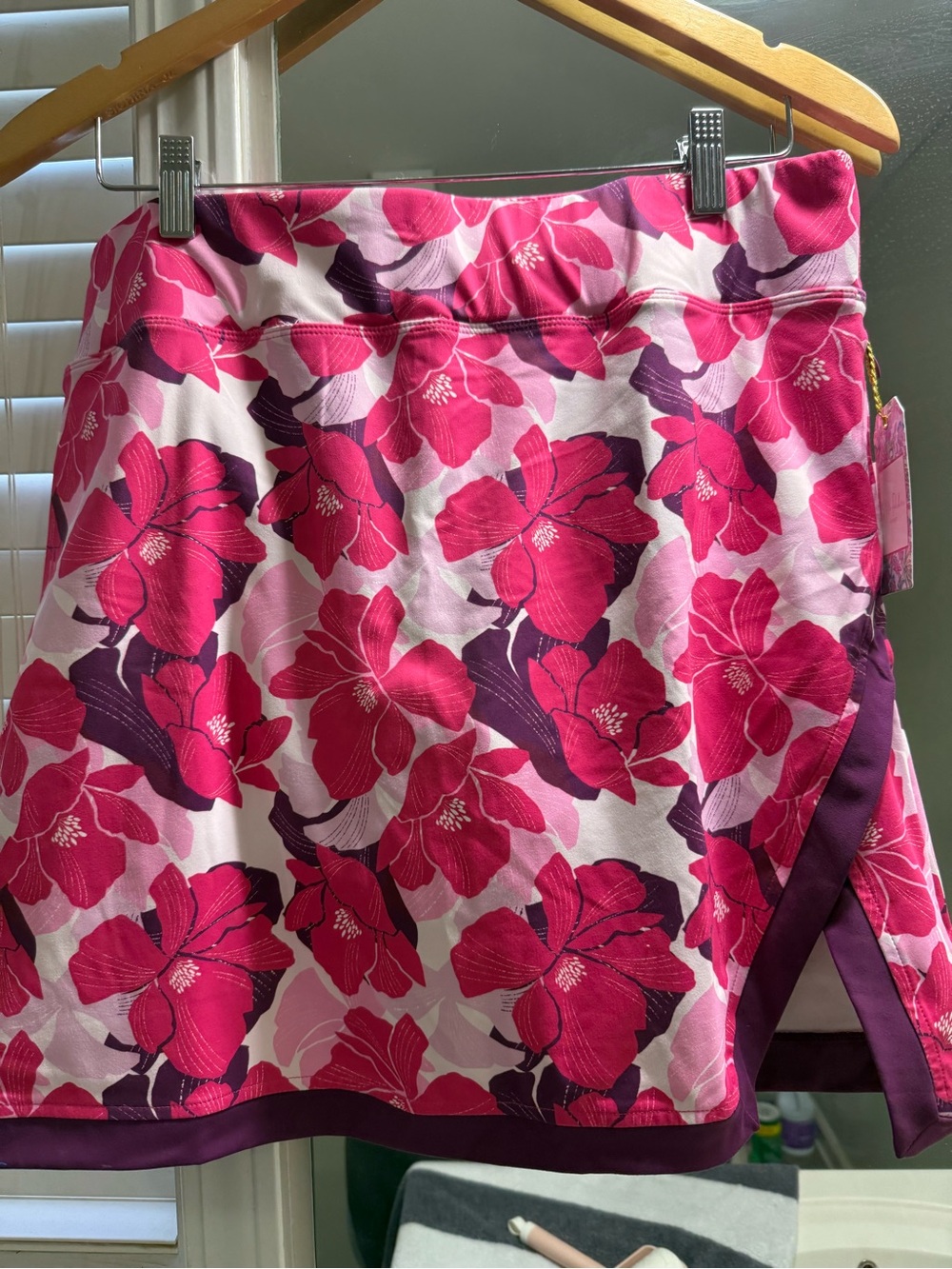 Stella Parker Golf Collection skort, size L.